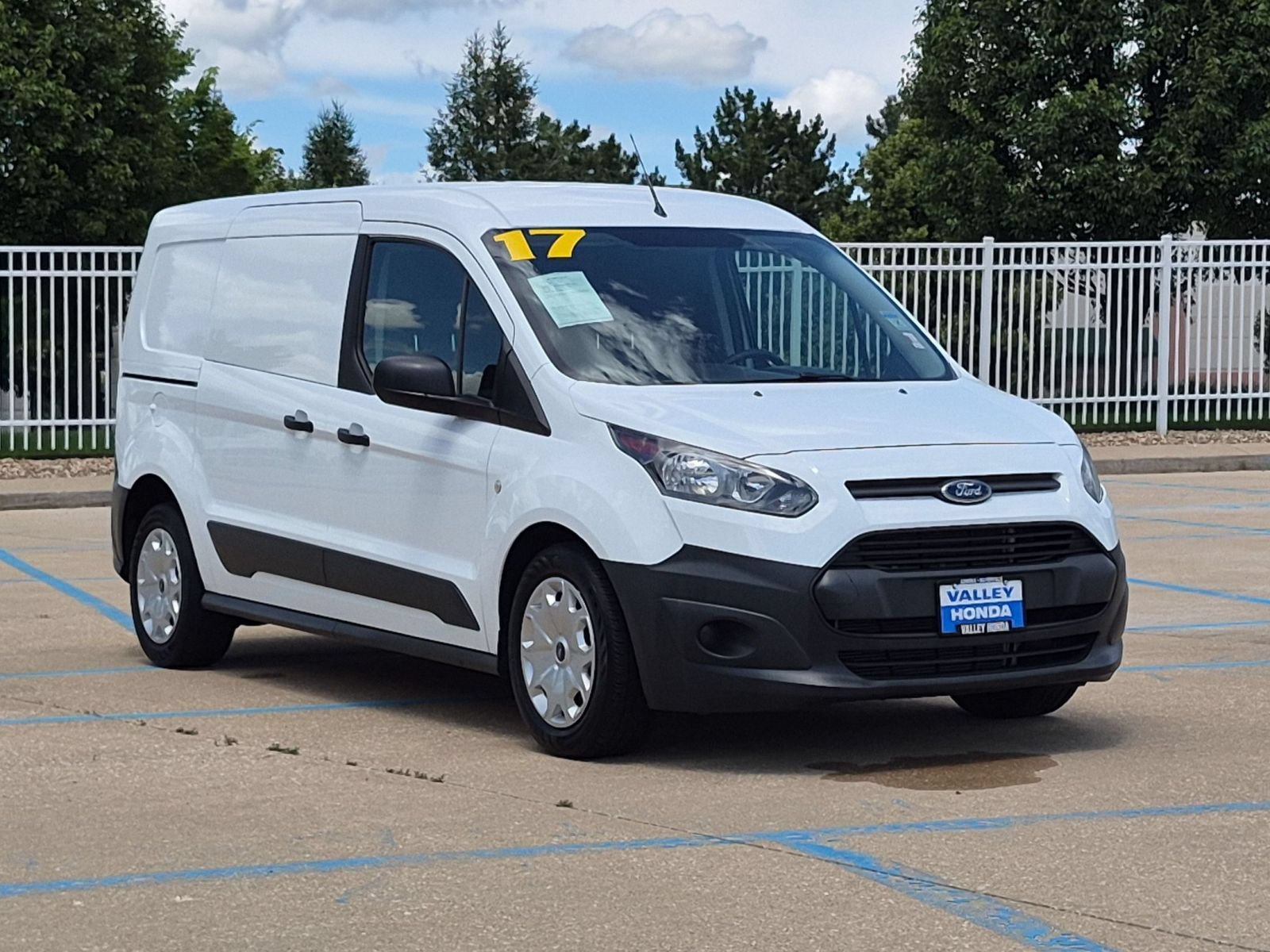 Used 2017 Frozen White Ford XL image 4