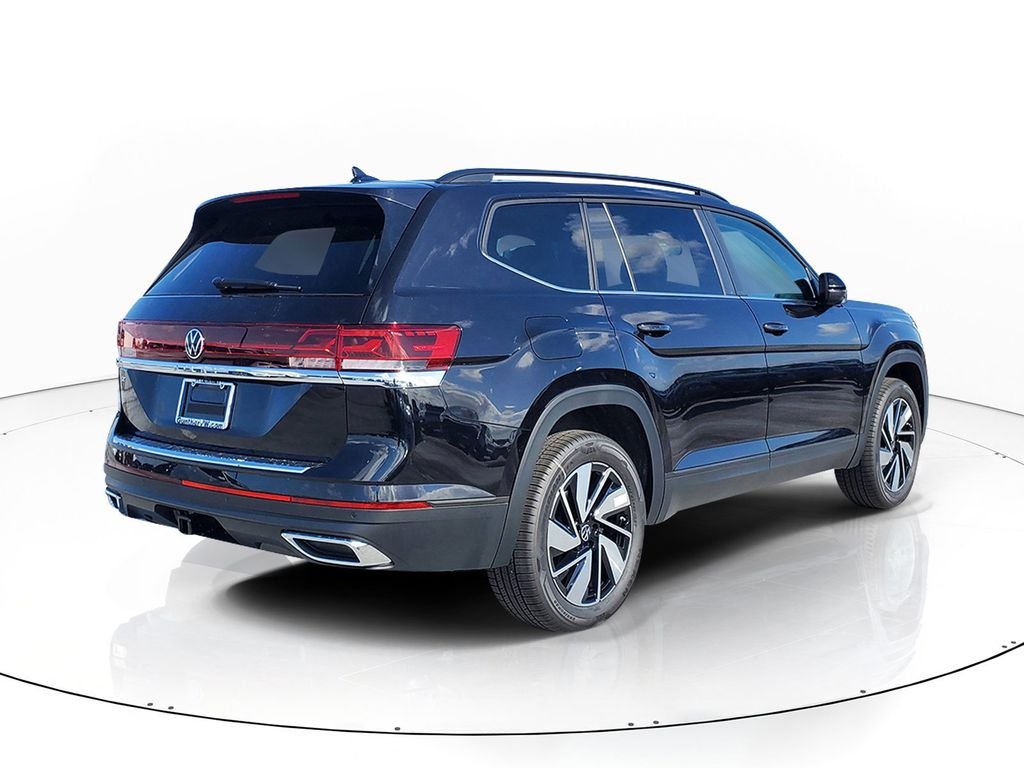 New 2026 Black Volkswagen 2.0T SE w/Technology image 4