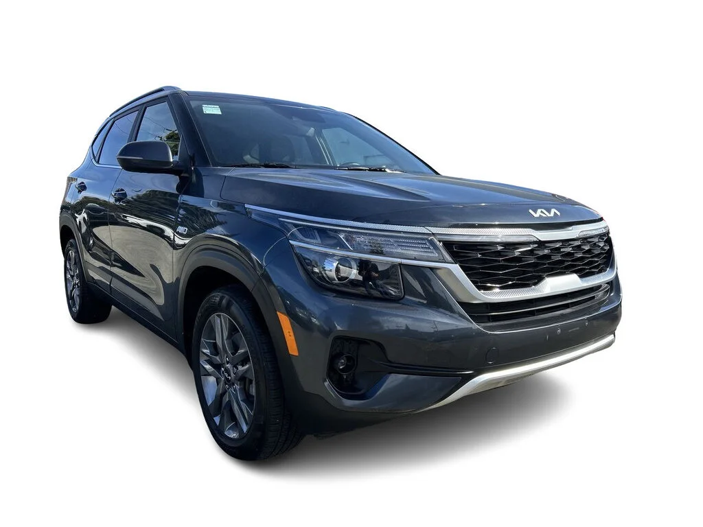 Used 2022  Kia EX AWD Low Mileage   One Owner   Local BC image 2