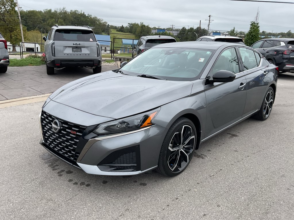 Used 2024 Gun Metallic Nissan 2.5 SR image 4
