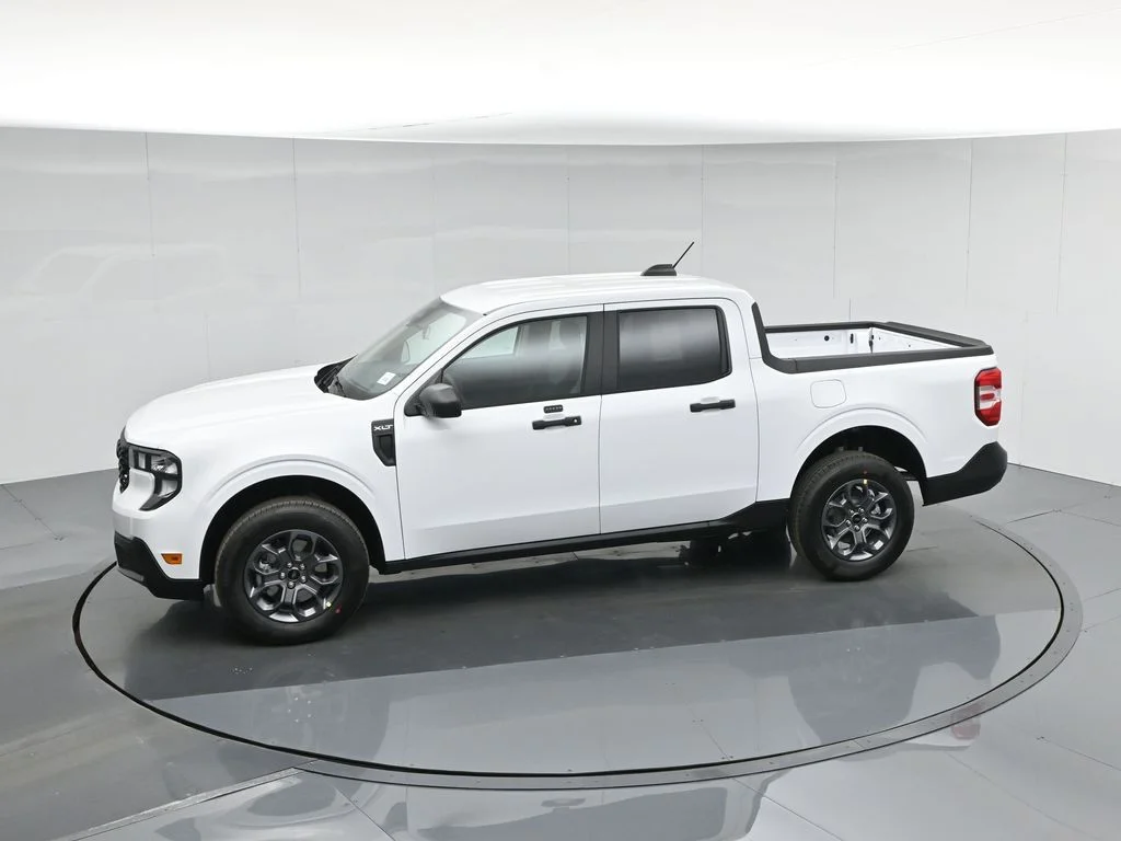 New 2026 Oxford White Ford XLT image 41