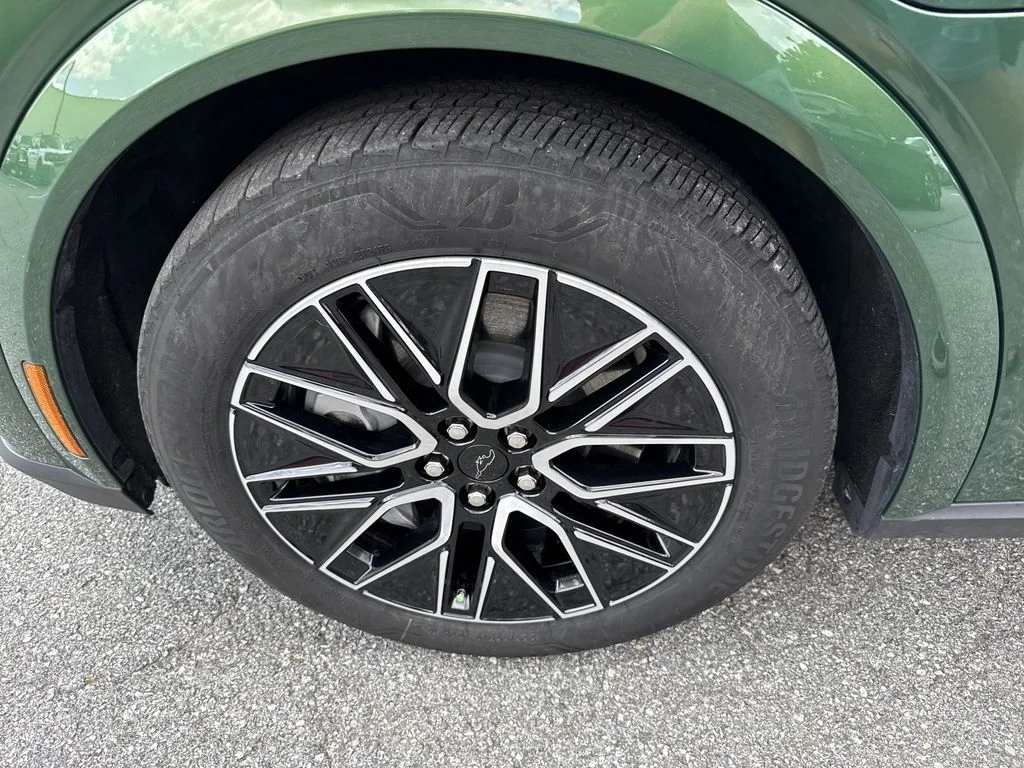 Used 2025 Green Ford Premium image 11