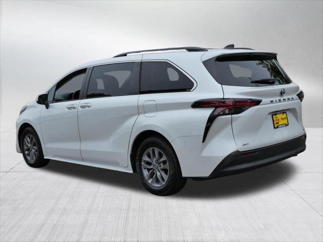Certified Used 2022 WIND CHILL PEARL Toyota  image 6