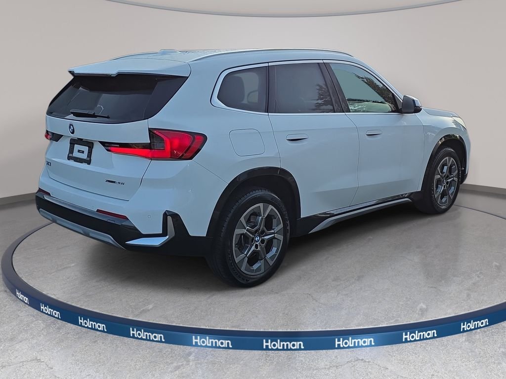 Used 2024 White BMW xDrive28i image 6