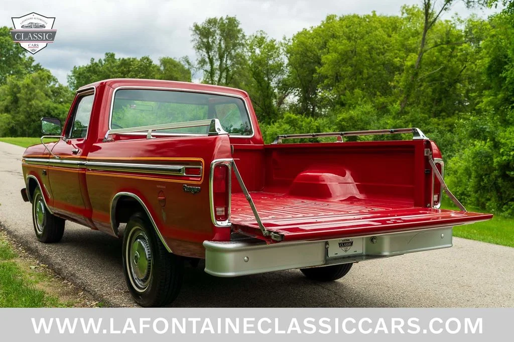 Used 1975 Red Ford  image 55