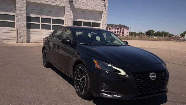 Used 2026 Black Nissan 2.5 SR image 4