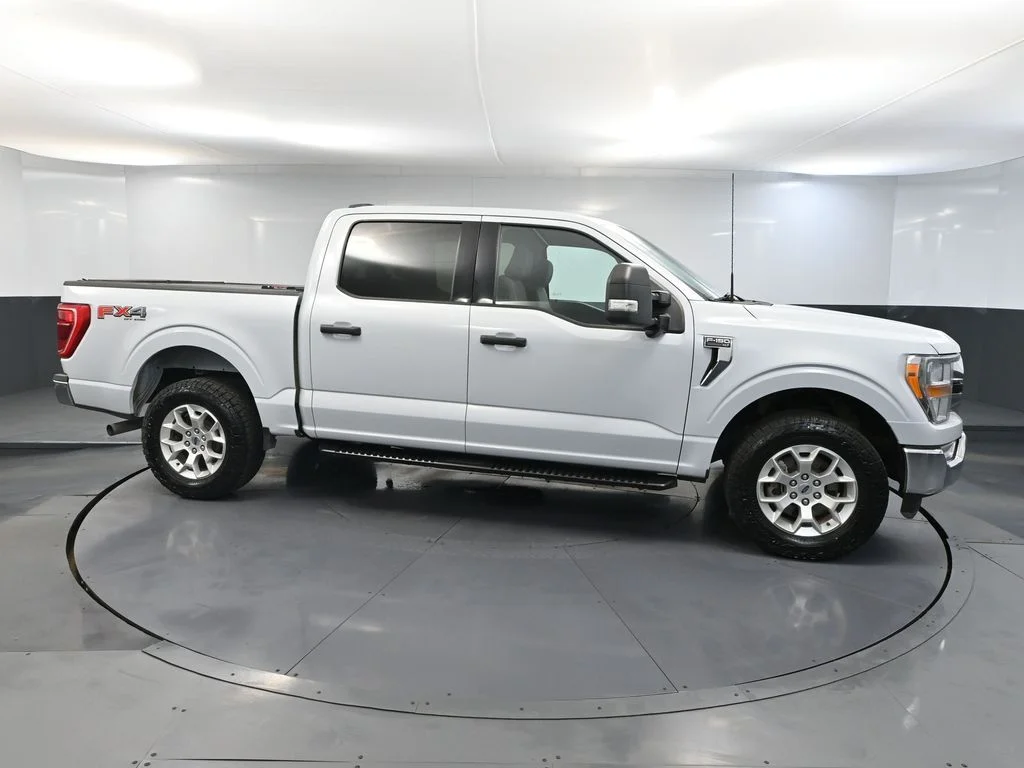 Used 2022 White Ford XLT image 3