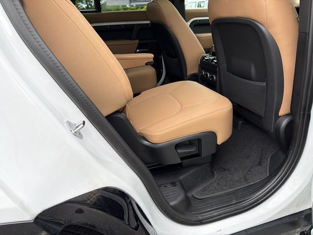 Used 2025  Land Rover X-Dynamic SE image 15