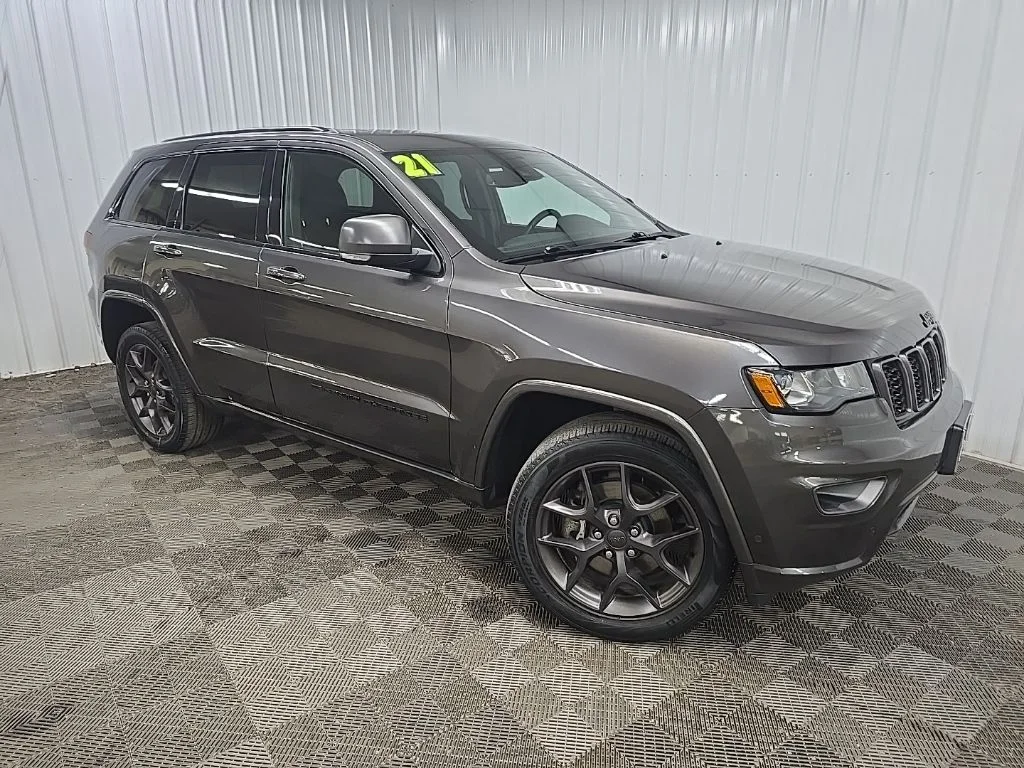 Used 2021 Gray Jeep Limited image 7