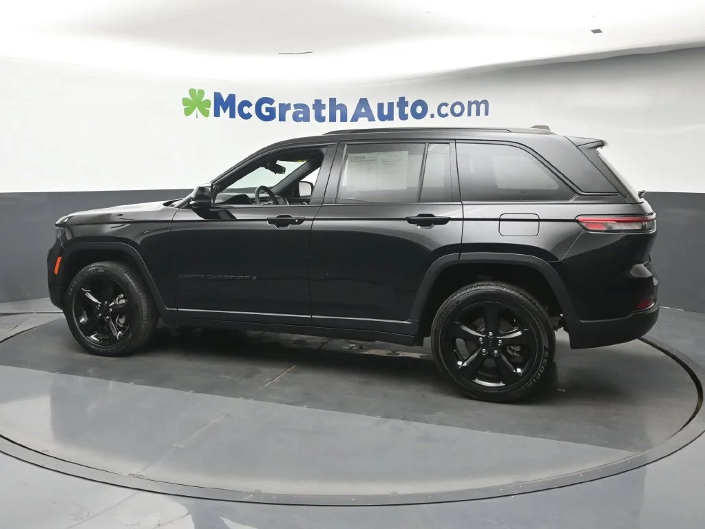 Used 2023 Black Jeep Altitude X image 23