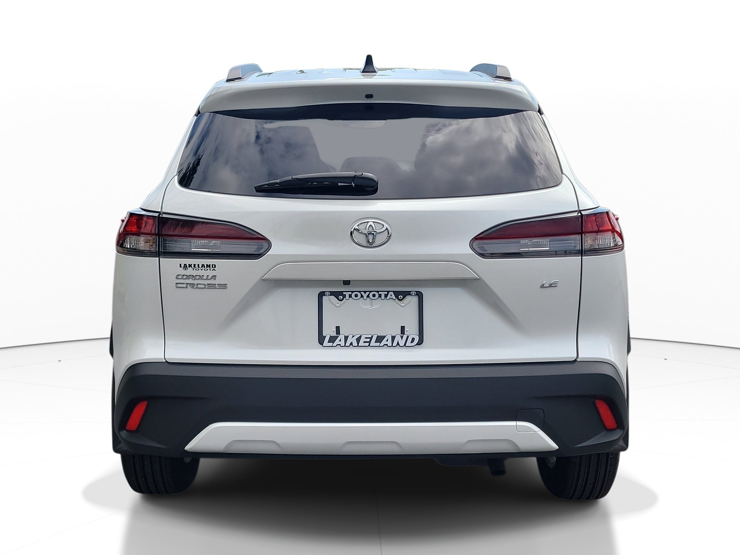 Used 2026 Pearl Toyota LE image 5
