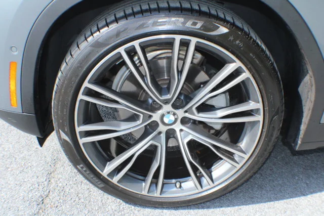 Used 2024 Skyscraper Grey Metallic BMW sDrive30i image 5