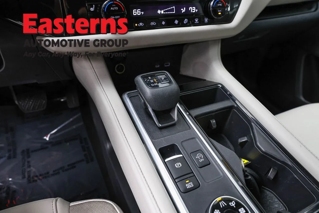 Used 2022 Gray Nissan SL image 12