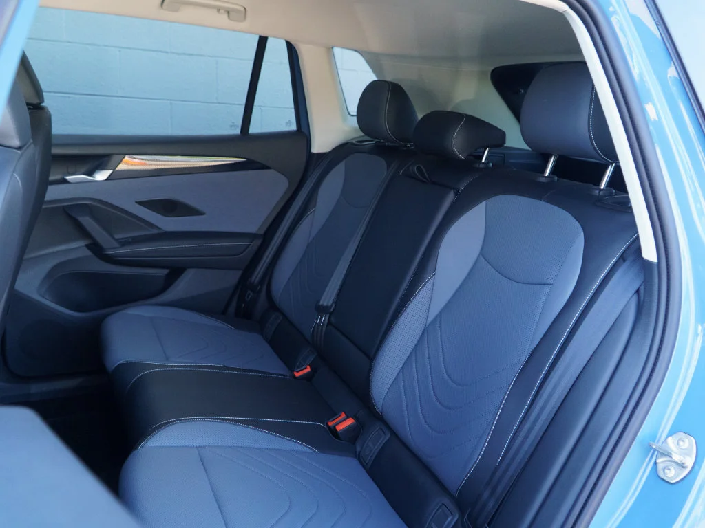 New 2026 Monterey Blue Pearl Volkswagen 2.0T SE image 9