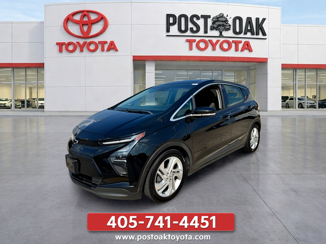 Used 2022 Black Chevrolet 1LT image 1