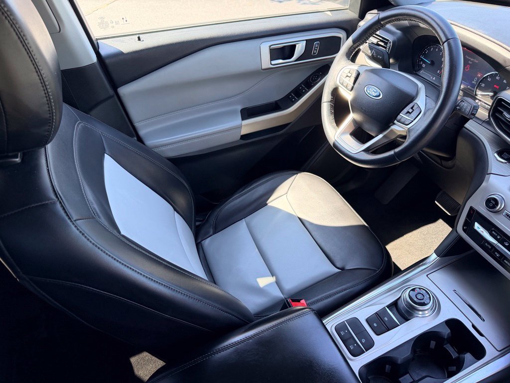 Used 2023 Silver Ford XLT image 15