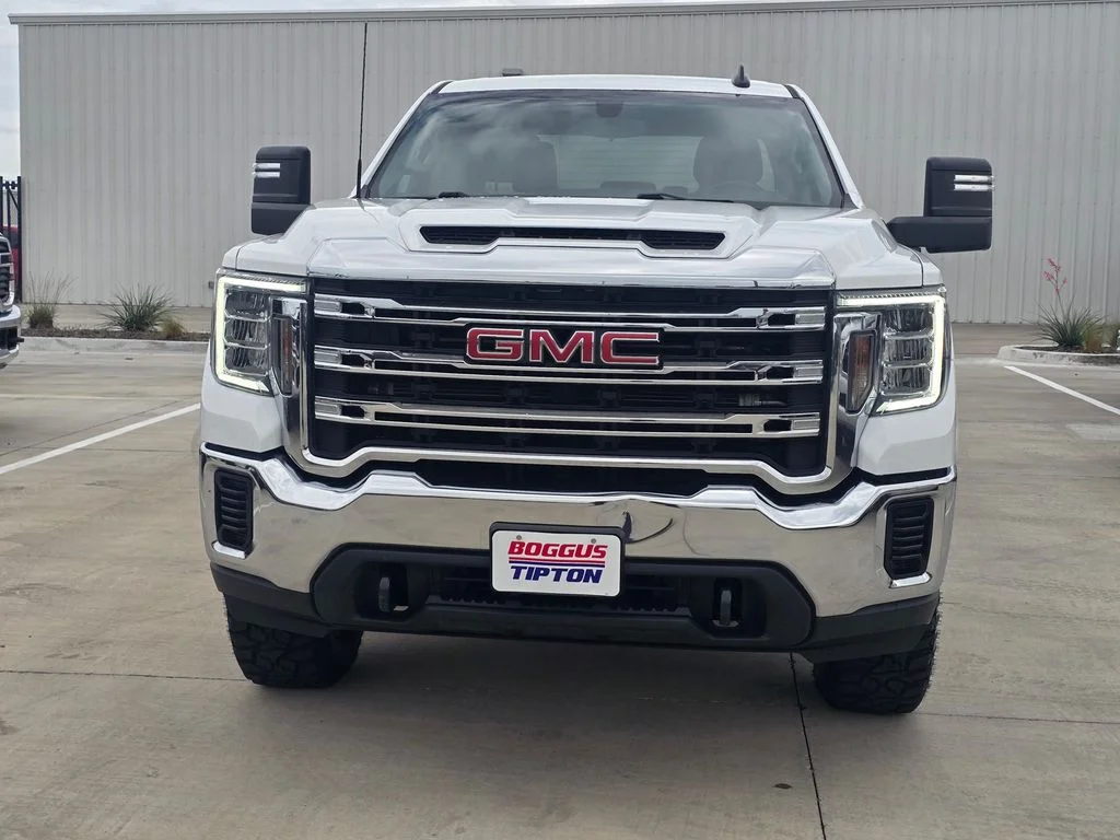 Used 2023 White GMC SLE image 11
