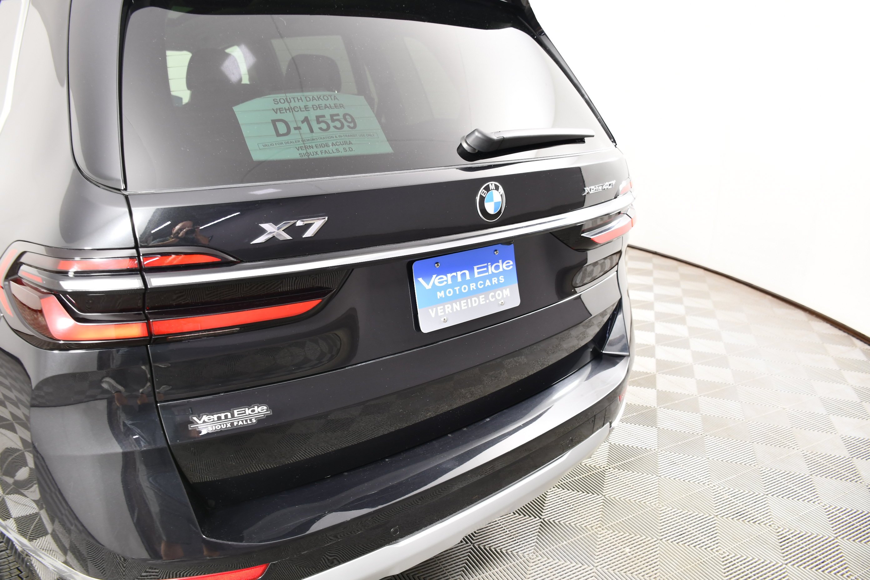 Used 2026 Black Sapphire Metallic BMW xDrive40i image 15