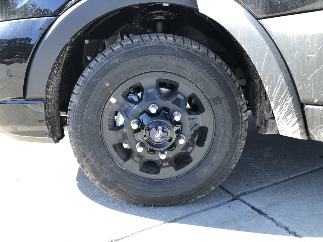 New 2026 Agate Black Metallic Ford XLT image 26