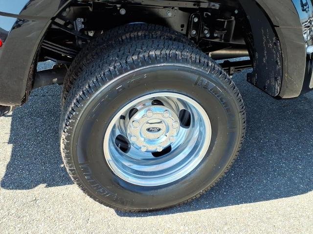 New 2026 Agate Black Metallic Ford F-350® Lariat® image 13