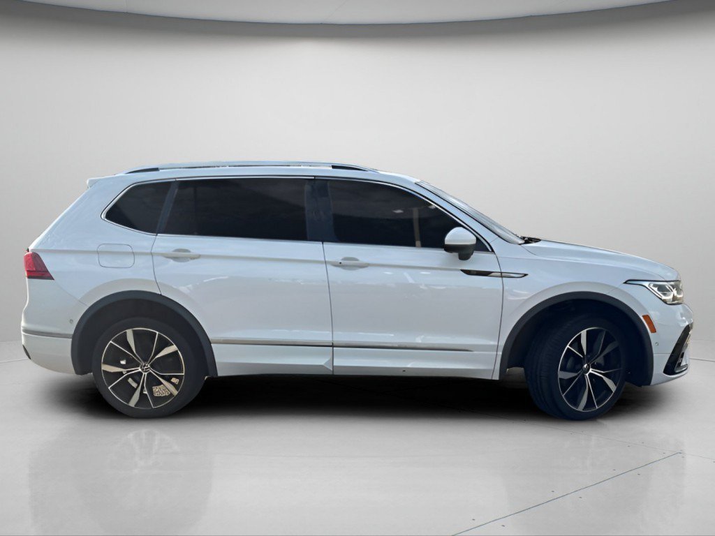 Used 2022 Oryx White Pearl Effect Volkswagen 2.0T SEL R-Line image 4