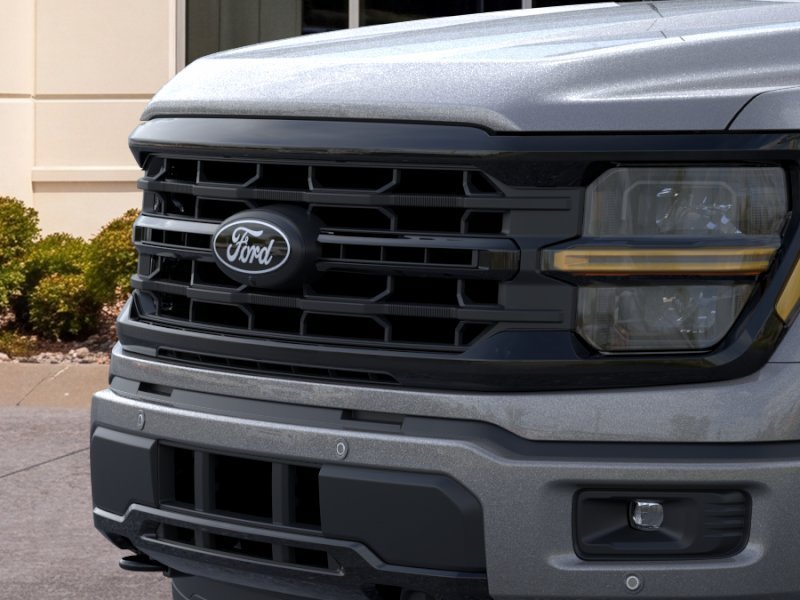New 2026 Carbonized Gray Metallic Ford XLT image 17