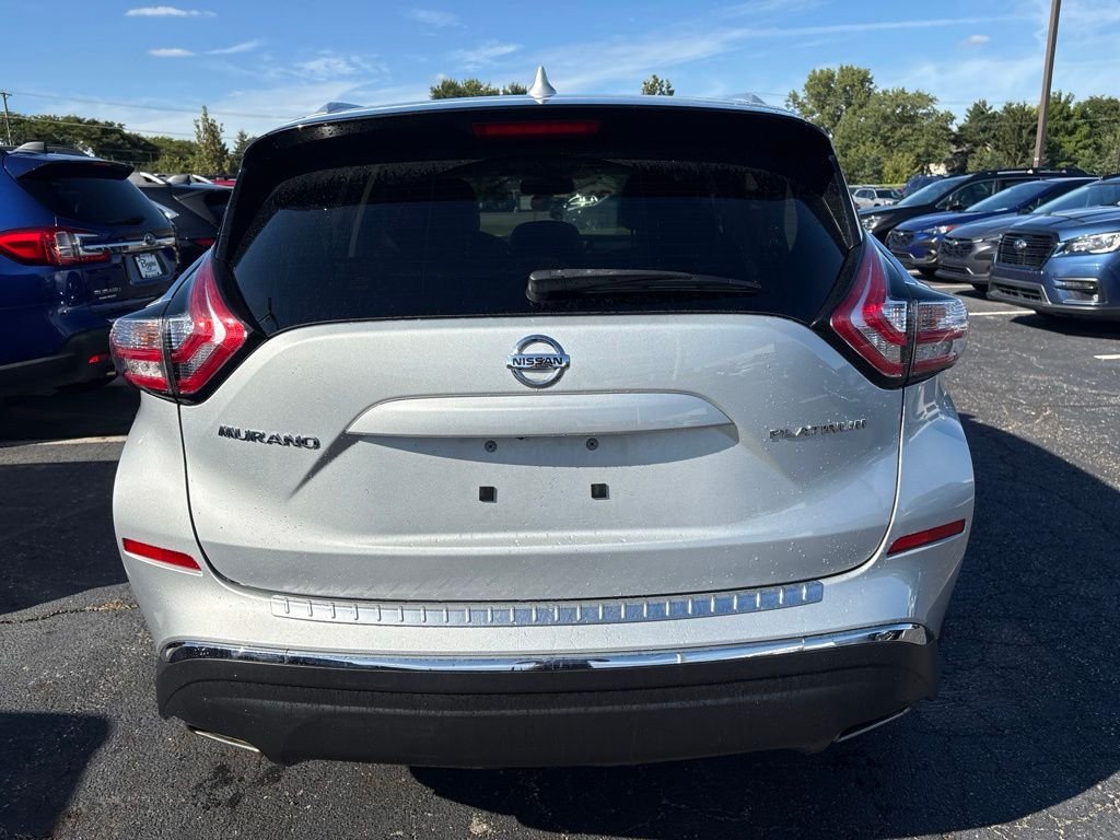 Used 2018 Silver Nissan Platinum image 4