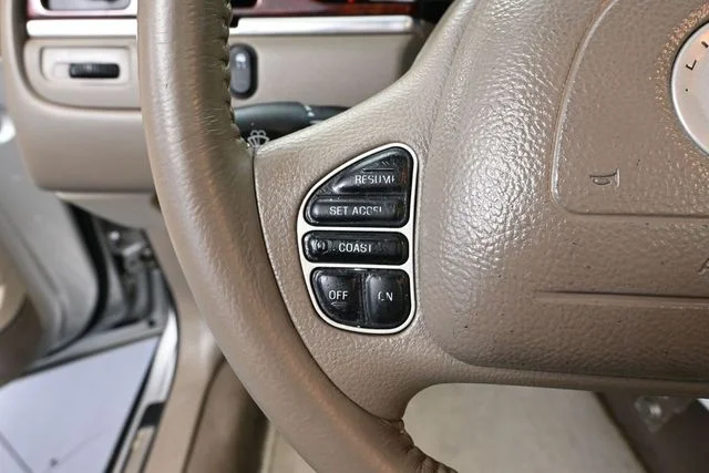 2004 Lincoln Town Car Ultimate - Photo 23