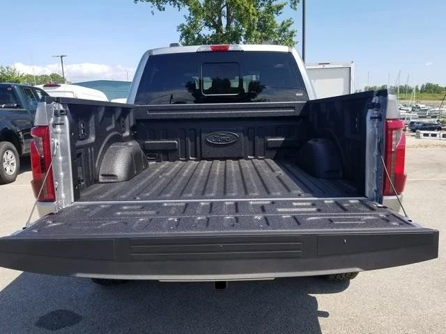 New 2026 Iconic Silver Metallic Ford XLT image 6