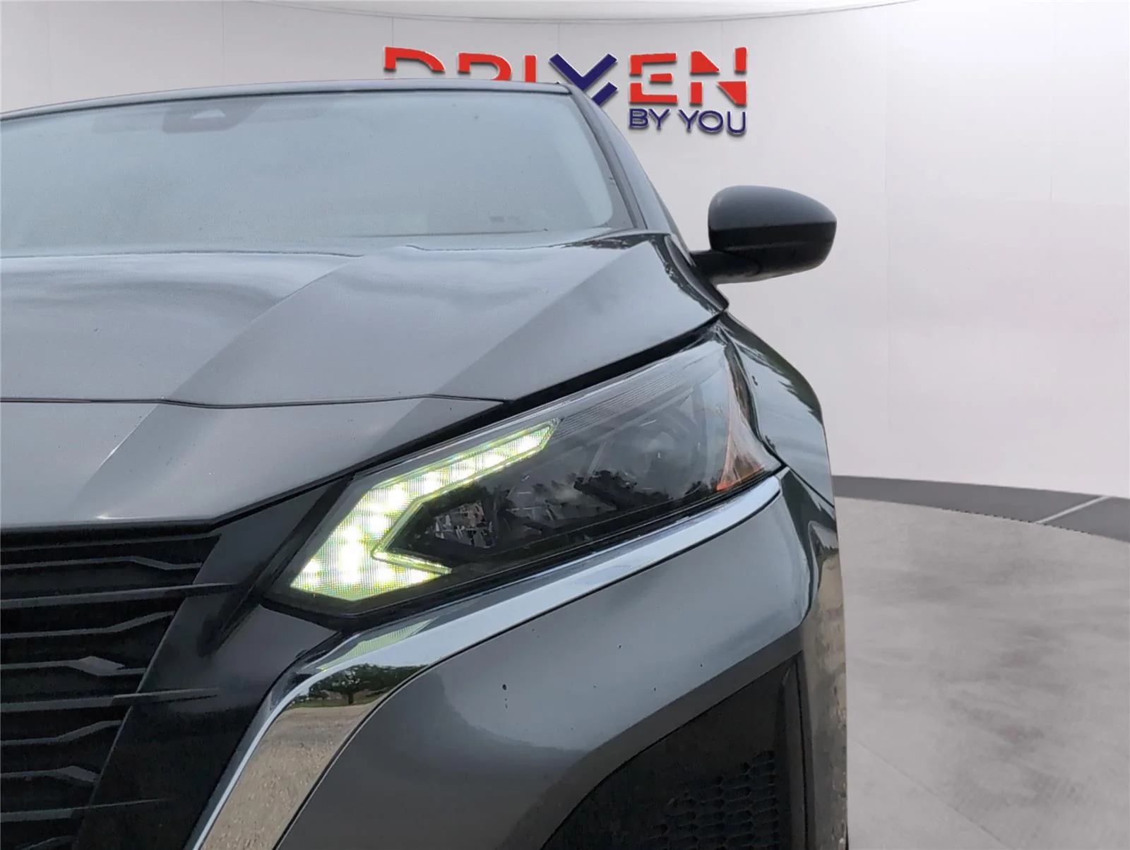 Used 2025 Gun Metallic Nissan SV image 34