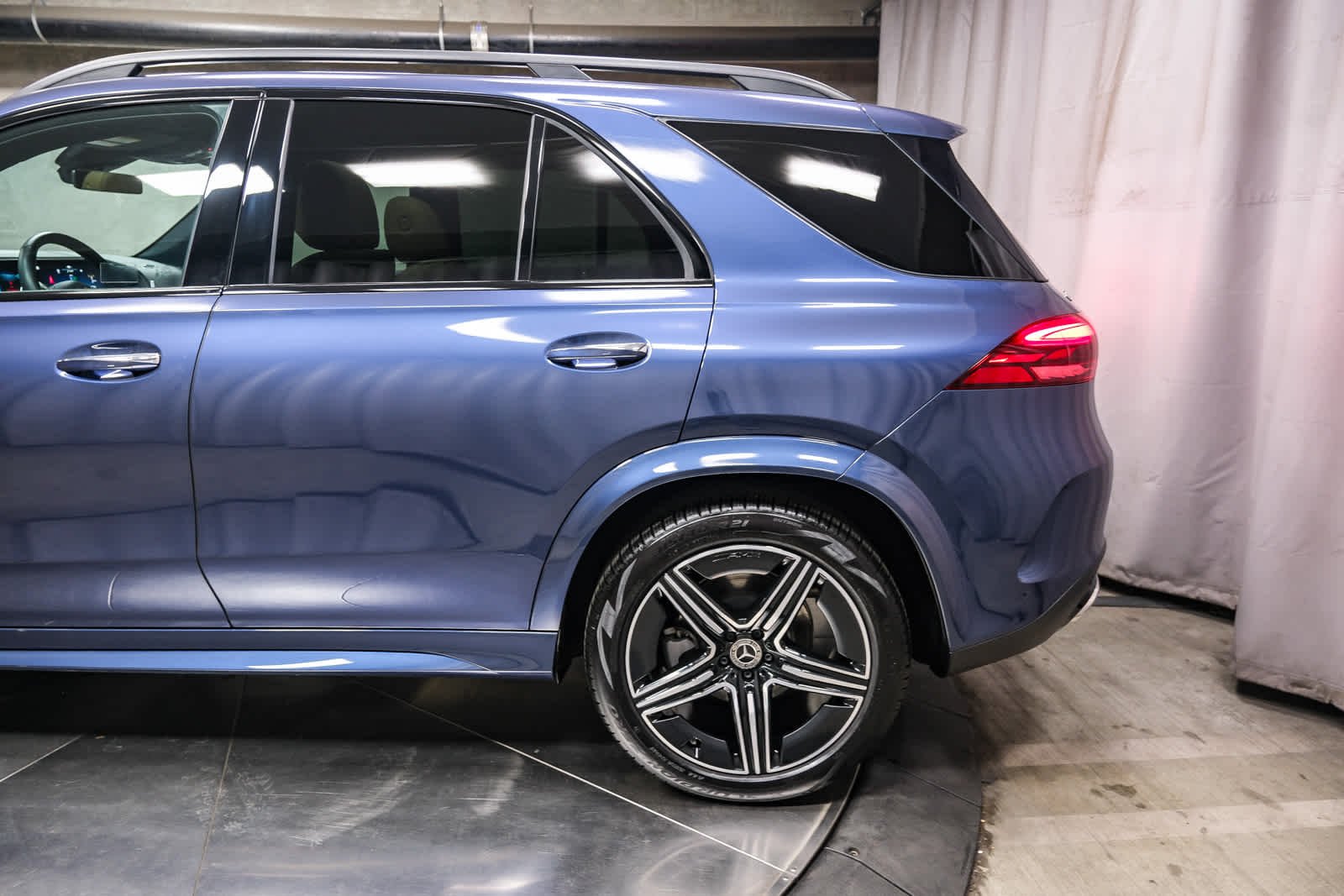 Used 2026 Twilight Blue Metallic Mercedes-Benz GLE 450 image 9