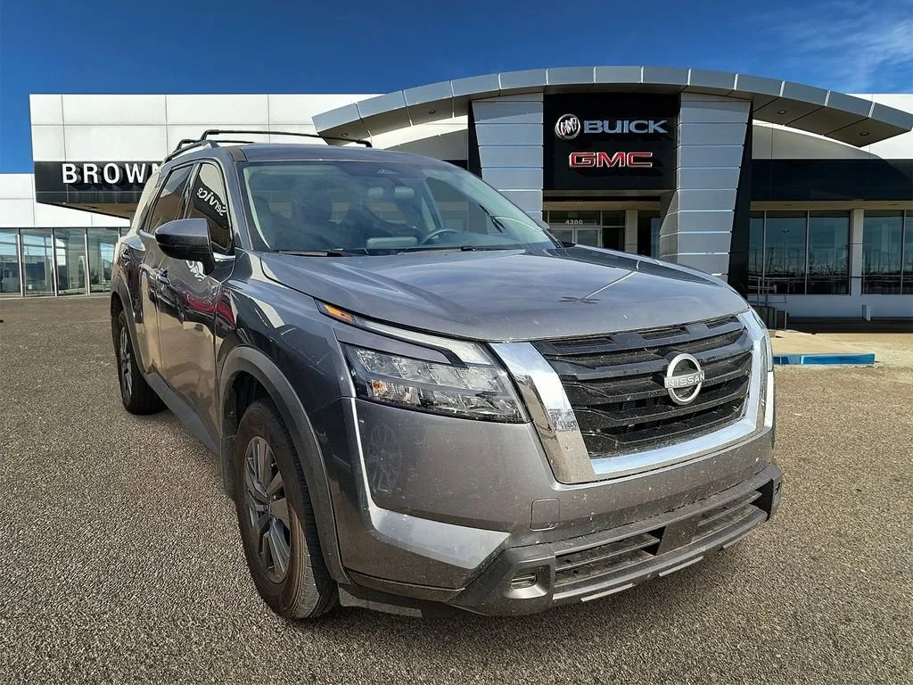 2025 Nissan Pathfinder SV 4WD's photo