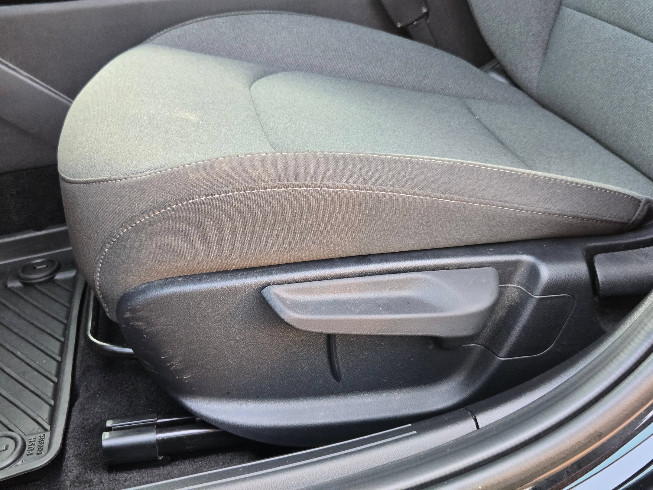 Used 2025 Aurora Black Pearl Kia LXS image 23