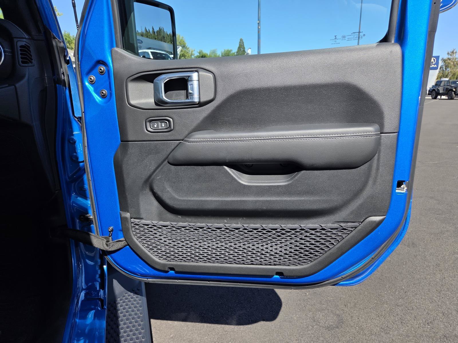 Used 2023 Hydro Blue Pearlcoat Jeep Sahara image 22