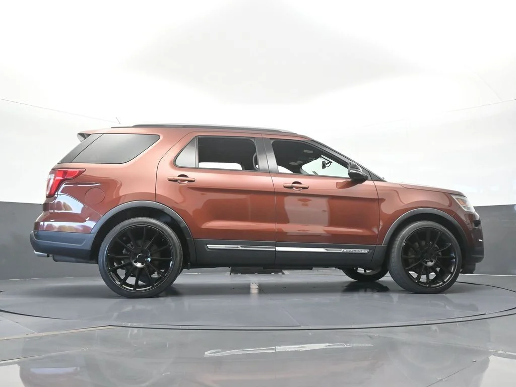 Used 2018 Cinnamon Glaze Metallic Ford XLT image 59