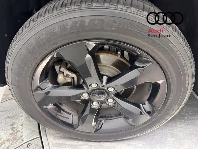 Used 2024 Black Jeep Altitude X image 5