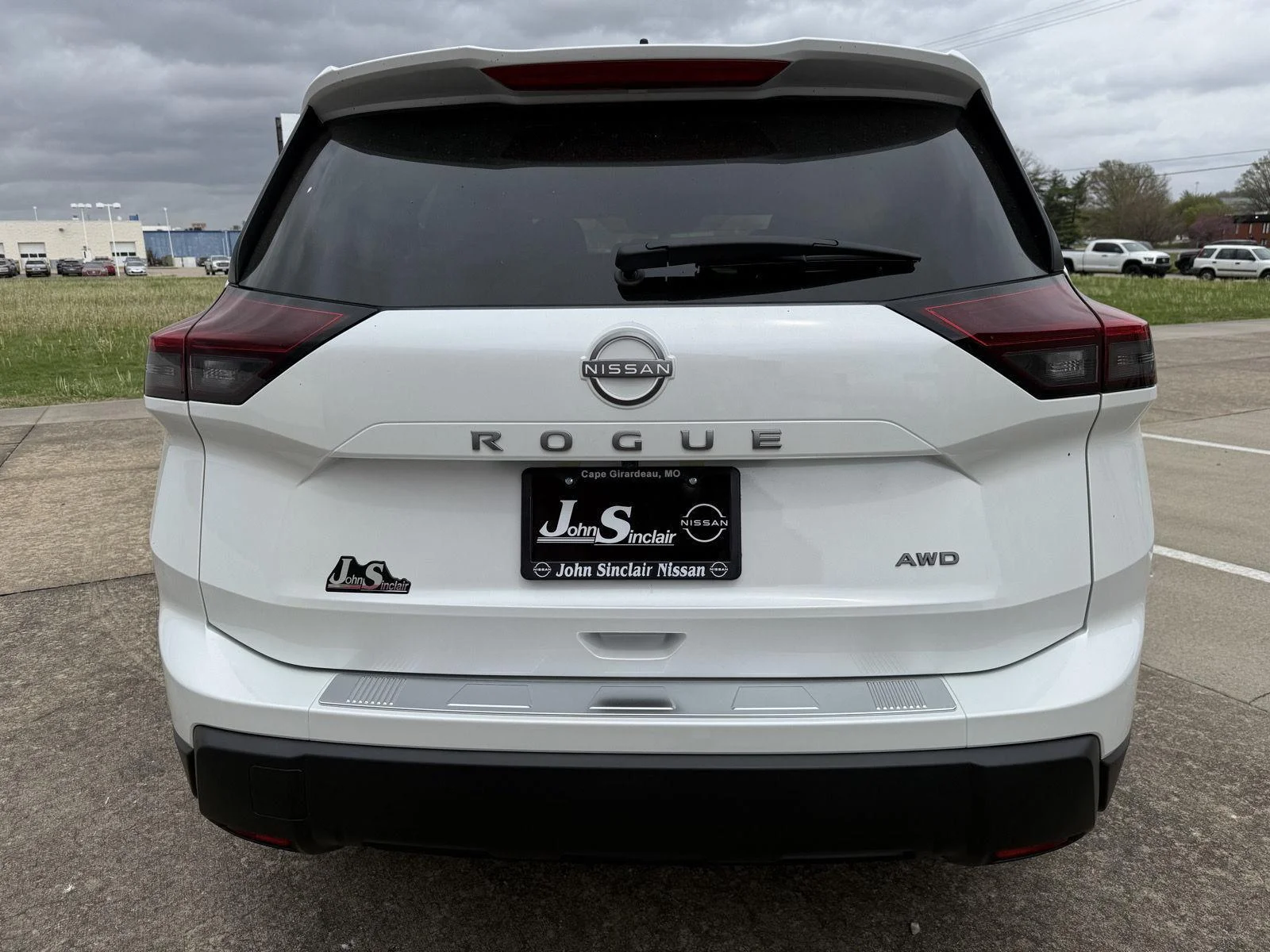 New 2026 Everest White Pearl Tricoat Nissan SV image 6