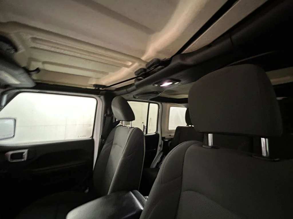 Used 2018 White Jeep Unlimited Rubicon image 25