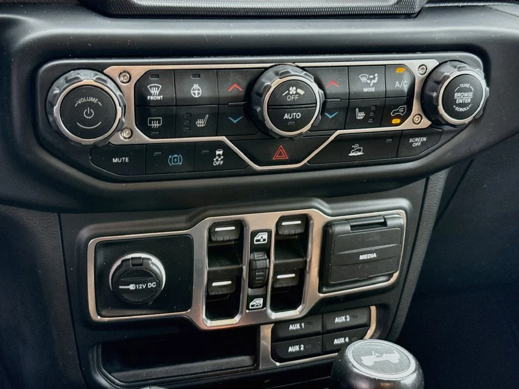 Used 2023 White Jeep Sahara 4xe image 17