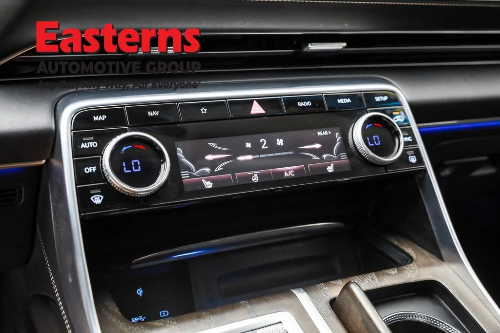 Used 2024 White Genesis 2.5T image 20