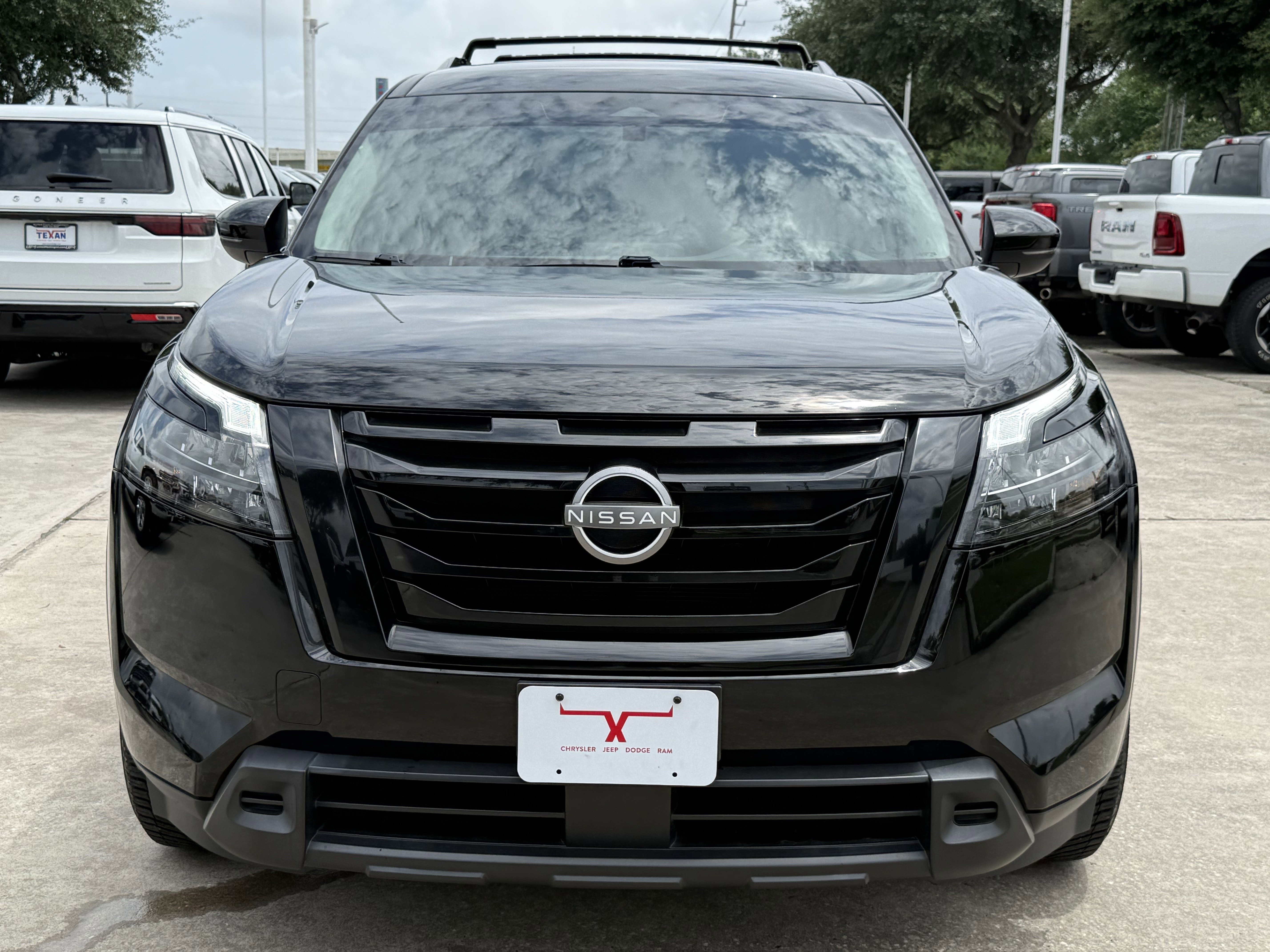 Used 2024 Super Black Nissan SV image 9