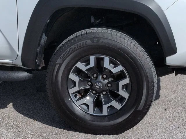 Used 2022 White Toyota TRD Off-Road image 10