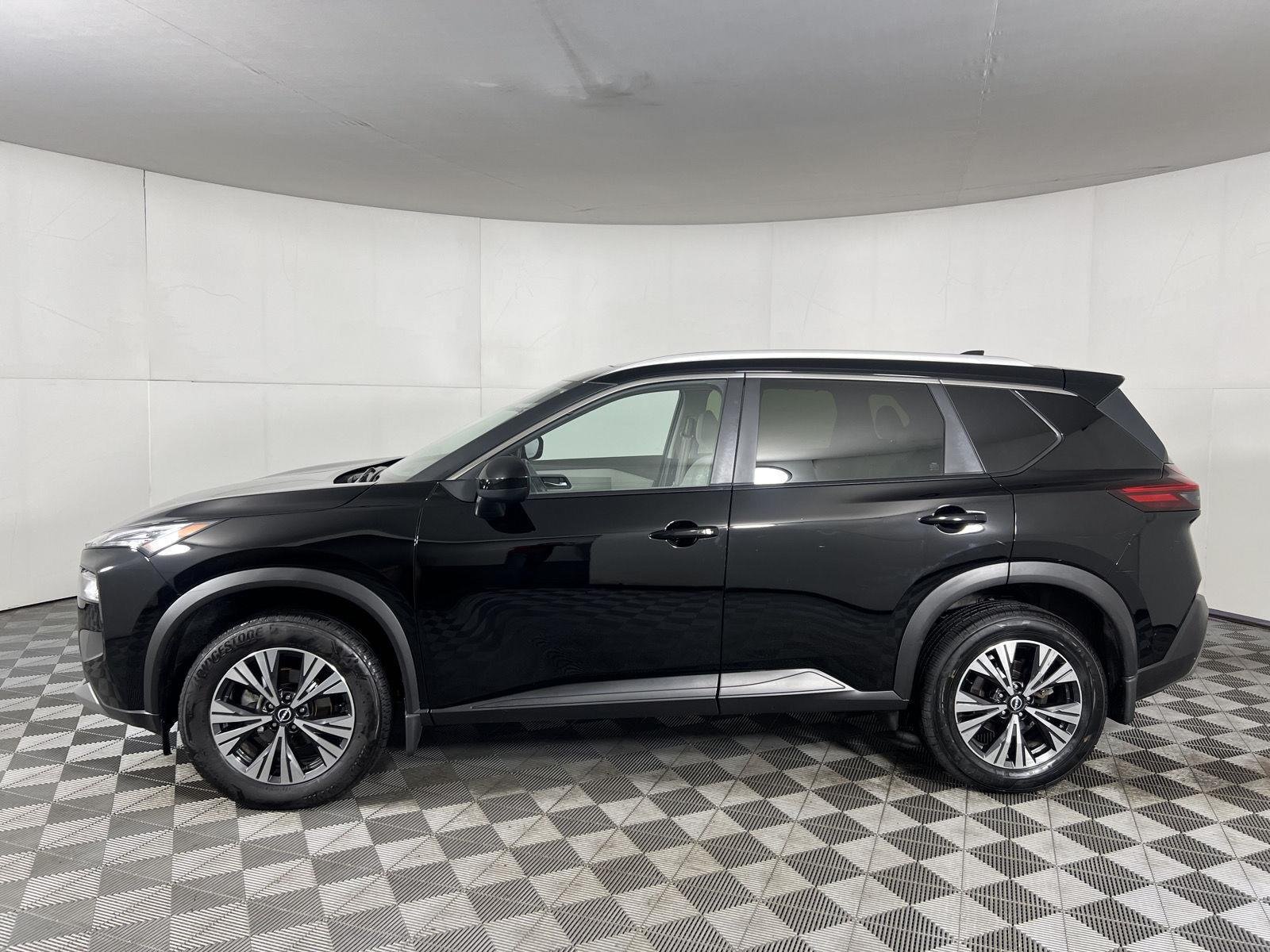 Used 2023 Super Black Nissan SV image 5