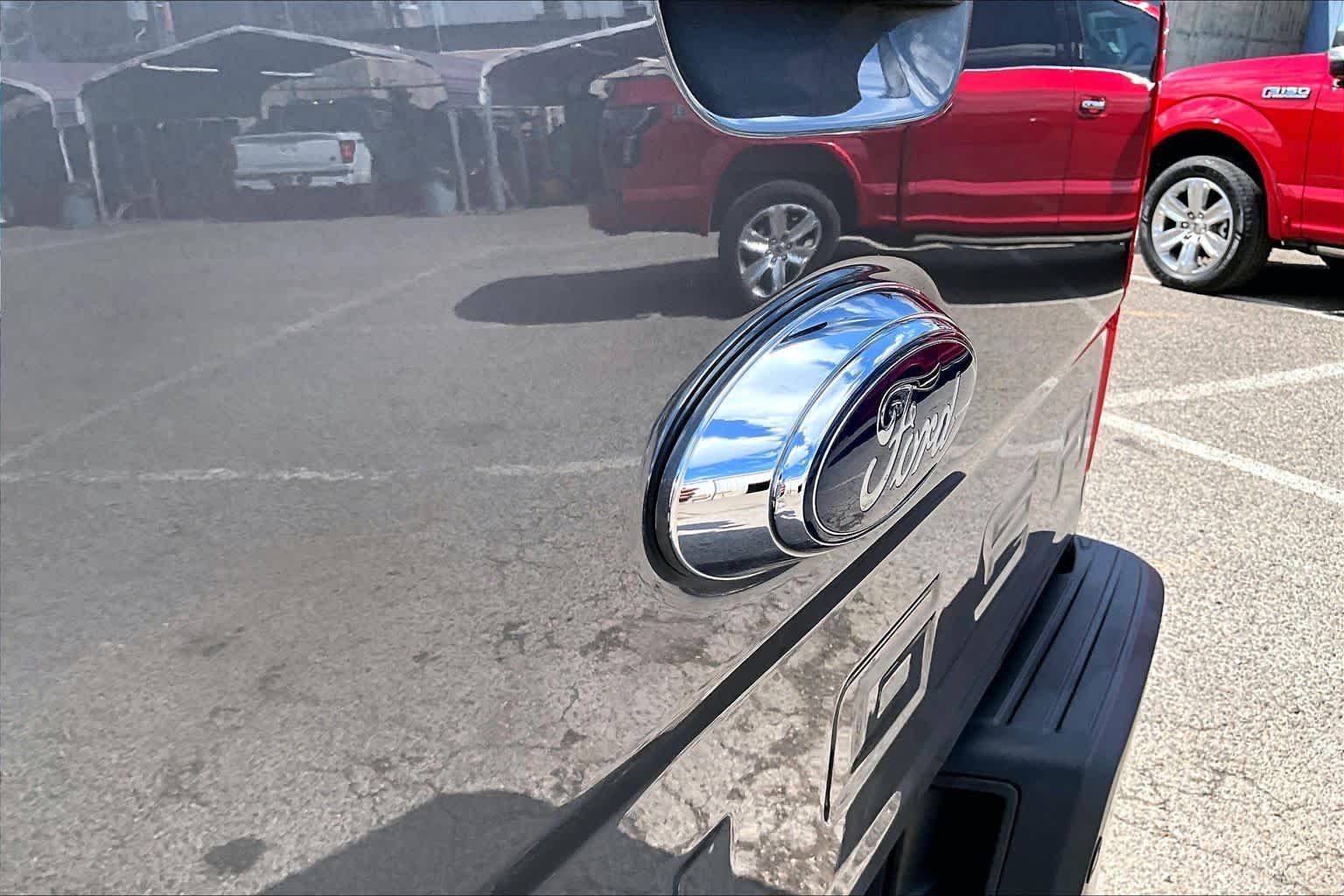 Used 2021 Carbonized Gray Metallic Ford LARIAT image 31