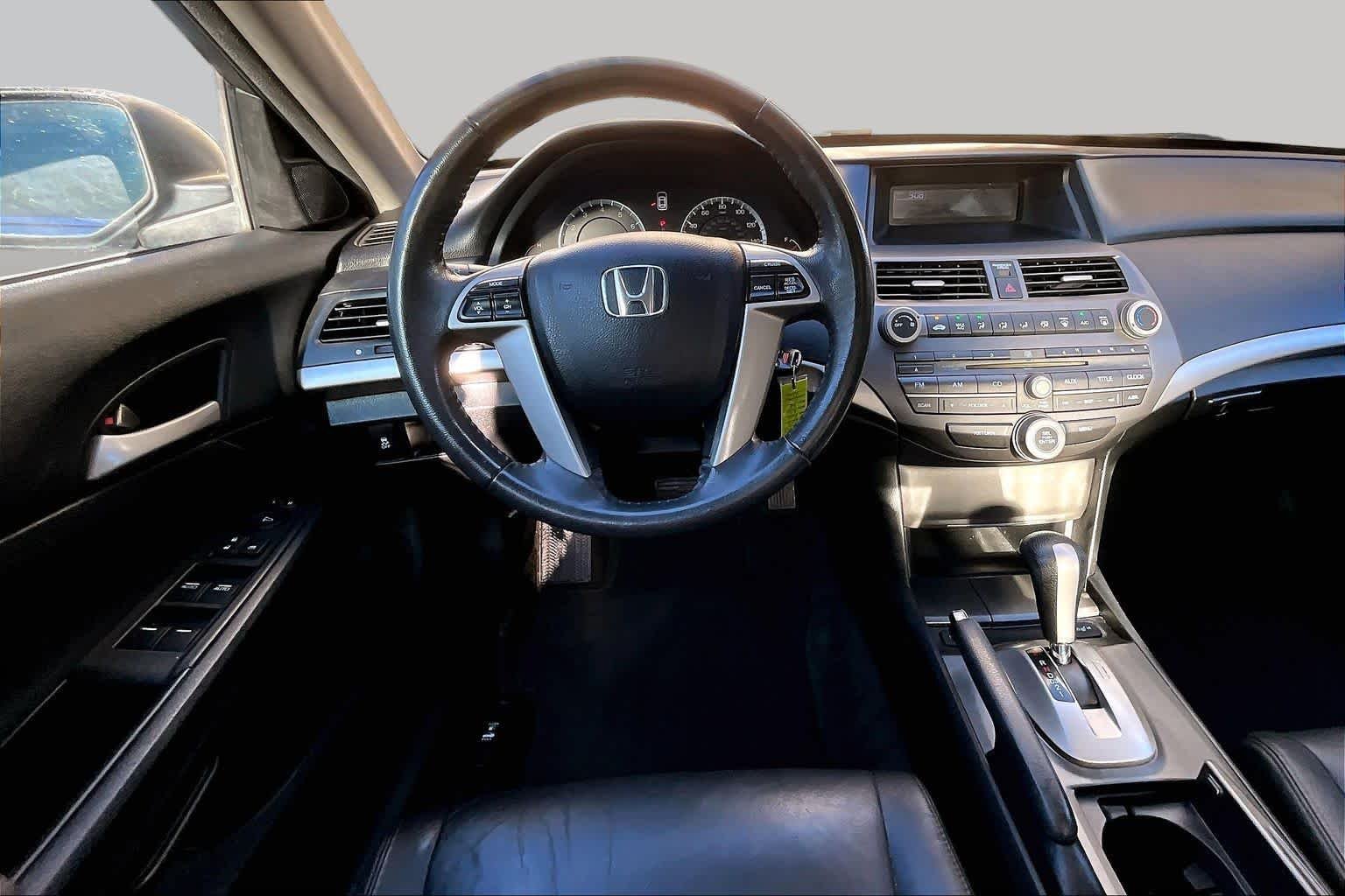 Used 2012 Alabaster Silver Metallic Honda SE image 5
