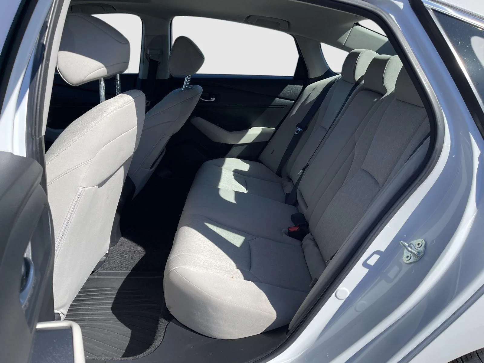 Used 2024 Platinum White Pearl Honda EX image 15