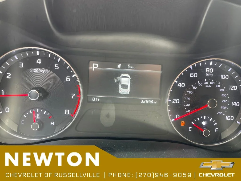 Used 2024 White Kia GT image 18