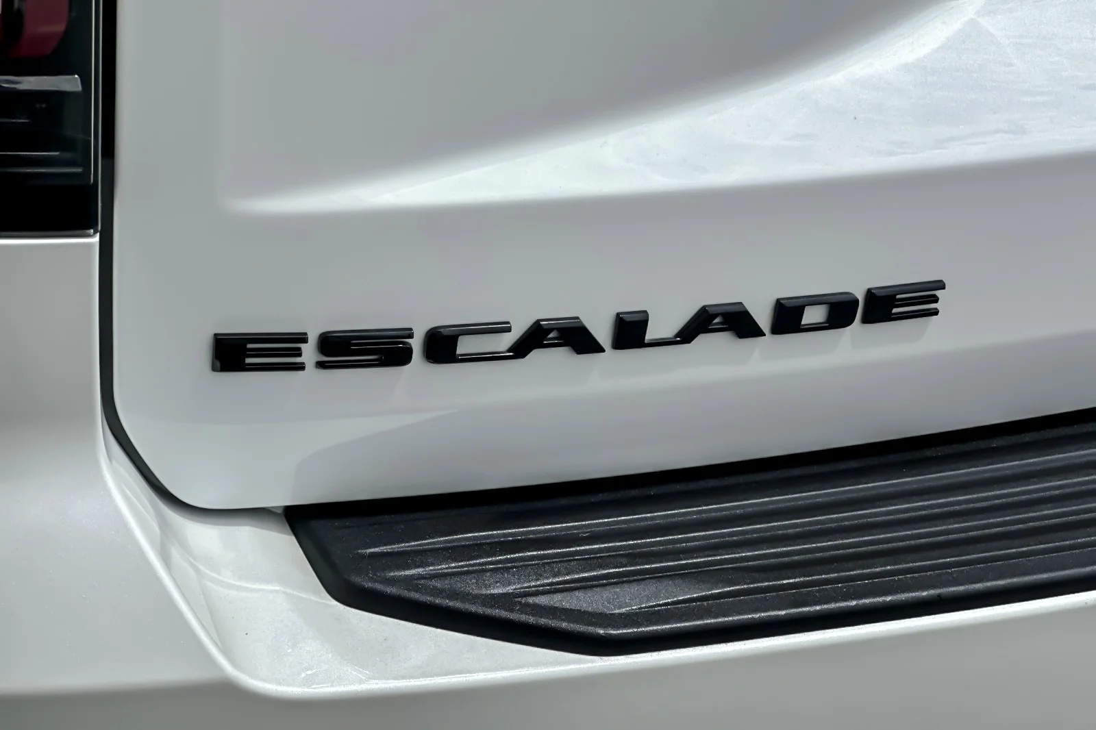 Used 2024 Crystal White Tricoat Cadillac 4WD Sport Platinum image 29