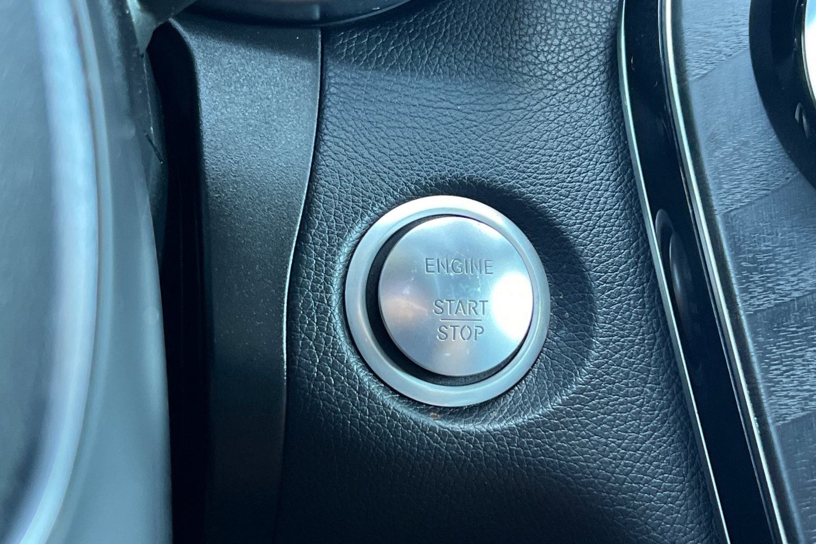 Used 2019  Mercedes-Benz 300 image 27