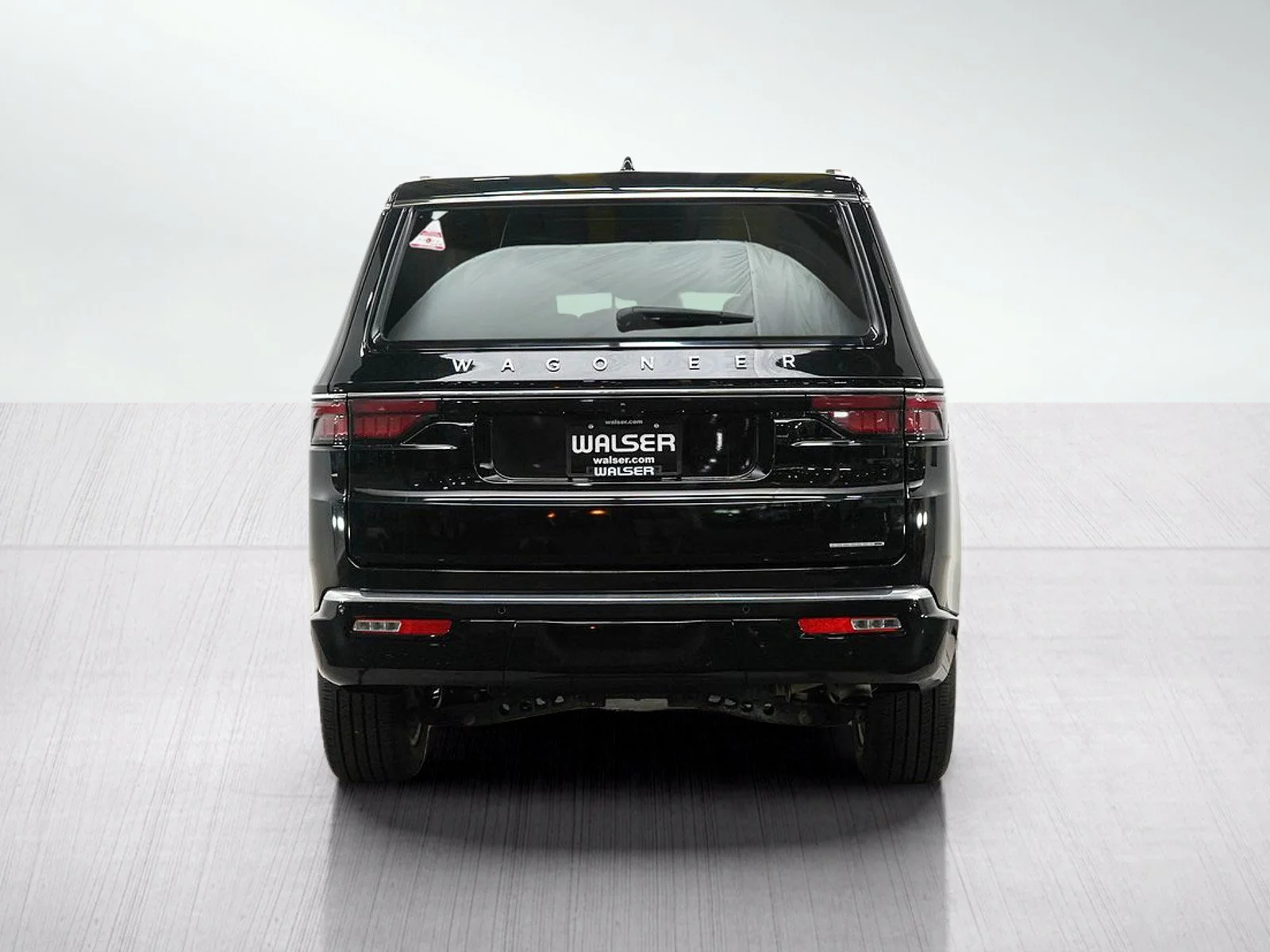 Used 2024 Diamond Black Crystal Pearlcoat Jeep Series III image 4